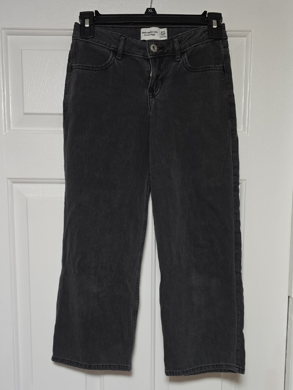 Abercrombie & Fitch Black Jeans - Size 9/10 Short